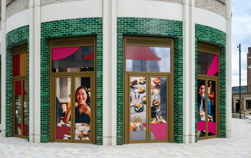 Retail 3 Aire Park vinyls 7879